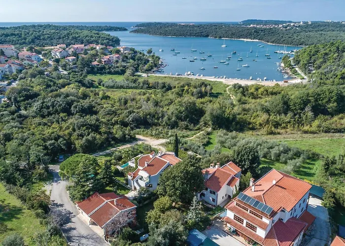 Dracice 아파트 풀라