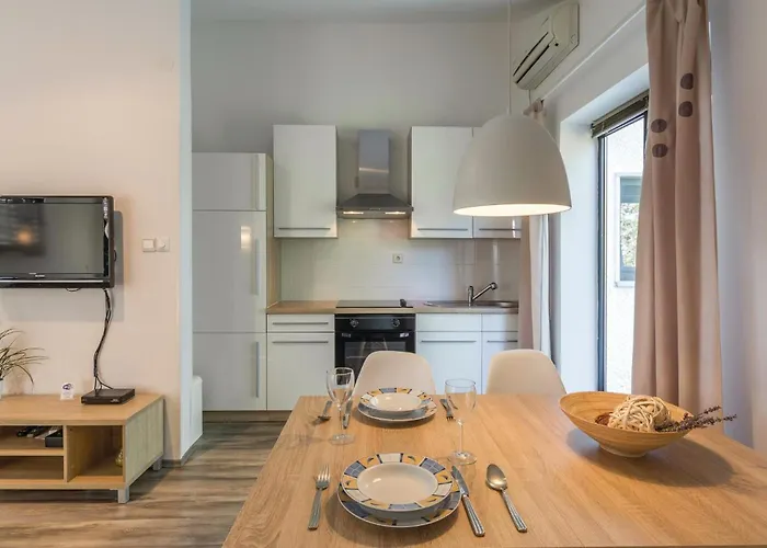 아파트 Dracice 풀라