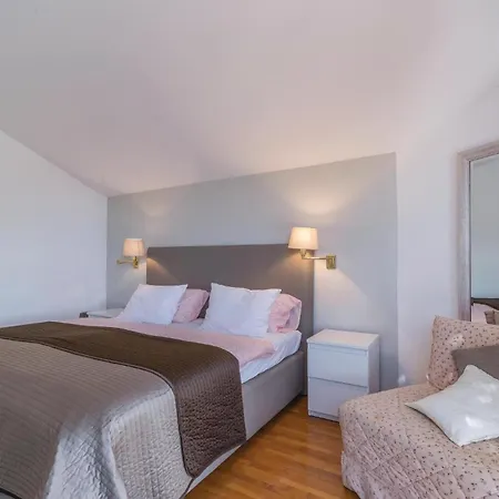 Apartment Stunning Apartment In Pula With House Sea View *
