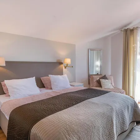 Apartment Stunning Apartment In Pula With House Sea View