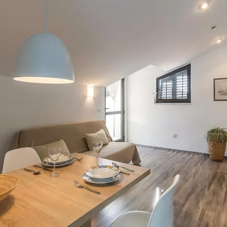Stunning Apartment In Pula With House Sea View Pula
